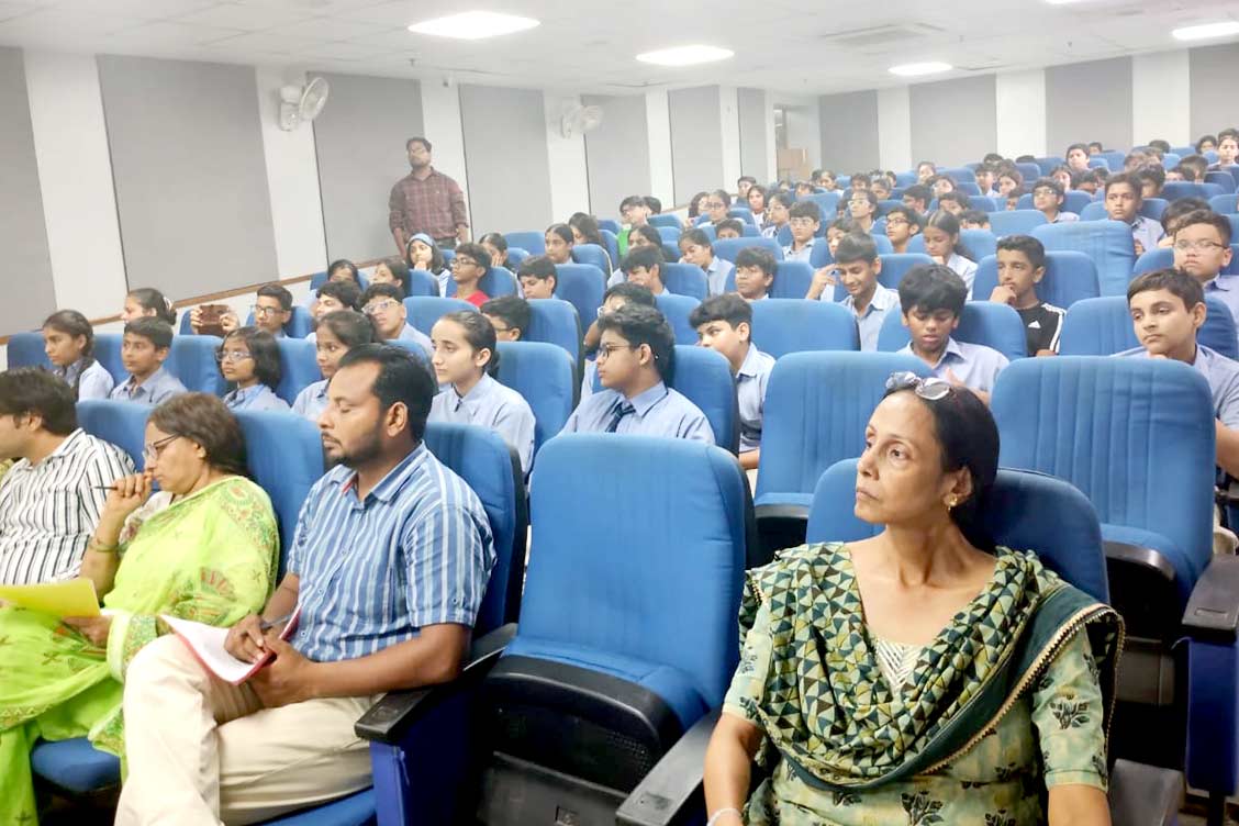 Middle School at The Khaitan School Hosts Thrilling Inter-House Hindi Debate Competition