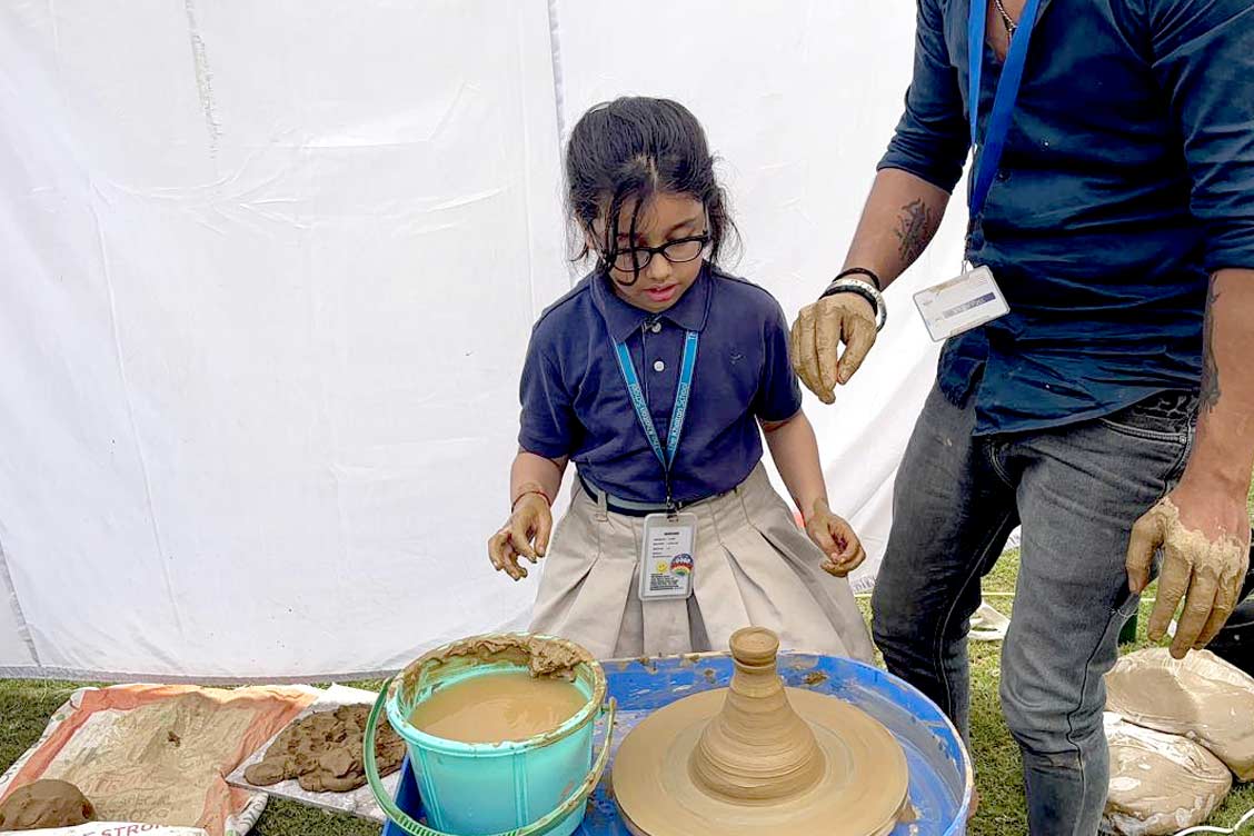 The Khaitan School Students Light Up the Community with Handmade Diyas in Support of "Vocal for Local" Initiative