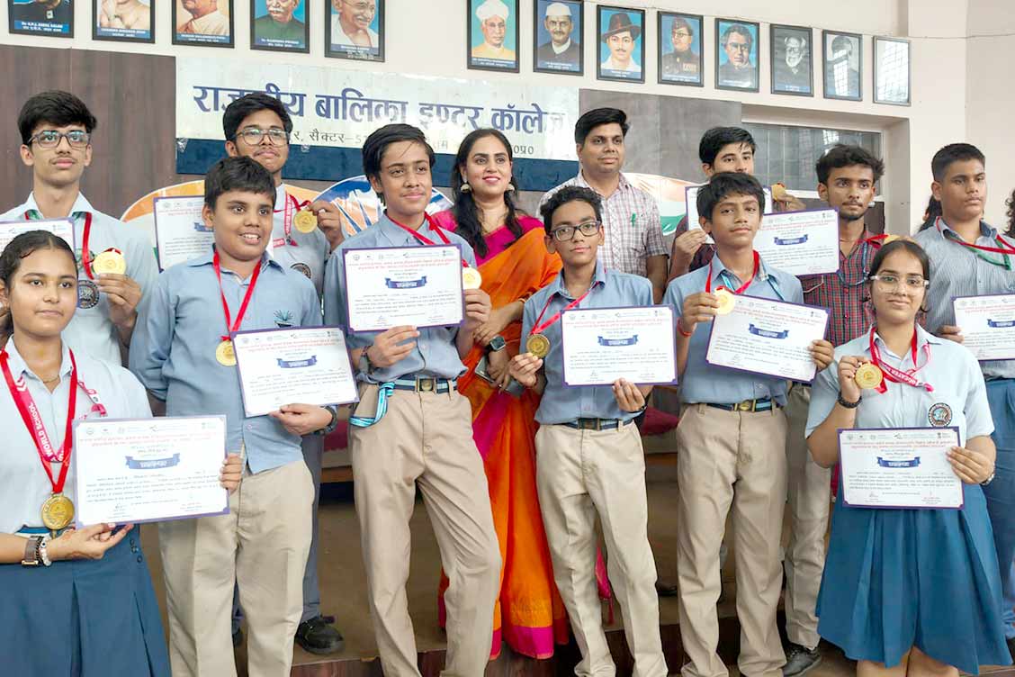 Young Innovators of The Khaitan School Shine at District Level INSPIRE MANAK Exhibition