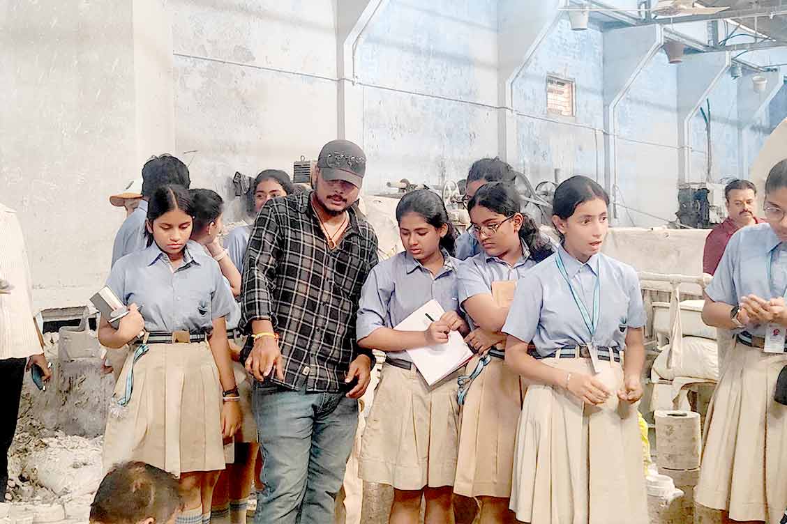 Educational Trip to Khurja: Exploring the Art and Heritage of Indian Pottery
