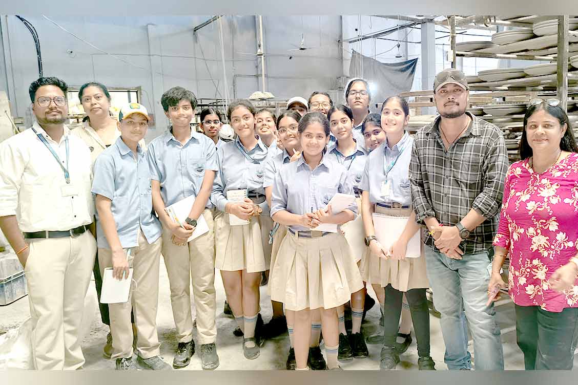 Educational Trip to Khurja: Exploring the Art and Heritage of Indian Pottery
