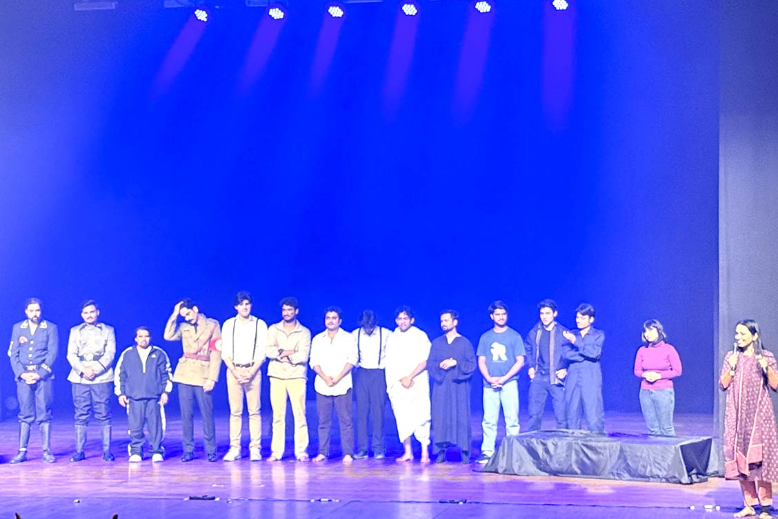 Class IX Students Experience History Beyond Textbooks at Kamani Stadium