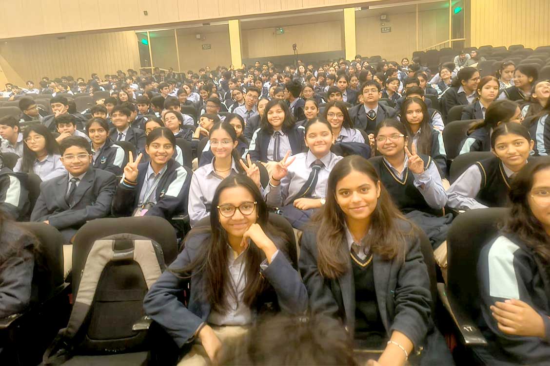 Class IX Students Experience History Beyond Textbooks at Kamani Stadium