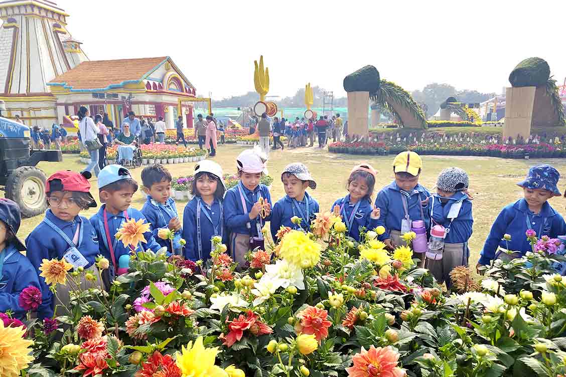 Pre-Primary Students of The Khaitan School Visit the Noida Flower Show
