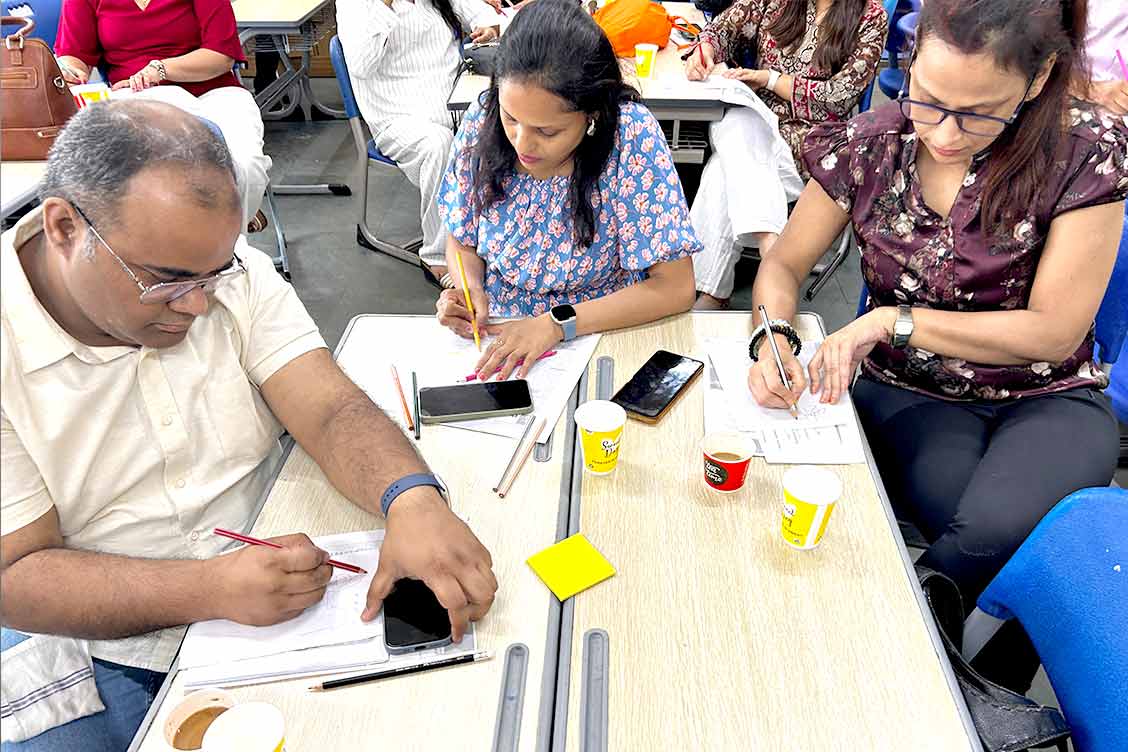 Empowering Parents in Language Learning: English ‘Coffee at School’ Workshop