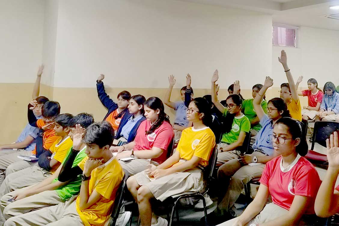 Digital Wellness Workshop Encourages Students to “Detach from Screens to Attach with Life”