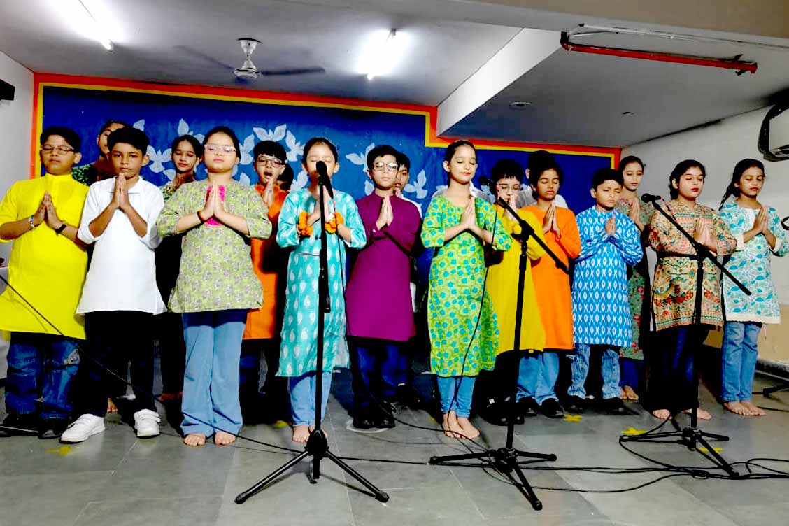 The Khaitan School Celebrates Teachers’ Day with a Heartfelt Special Assembly by Class 5E